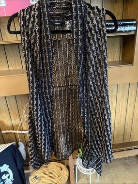 Kaktus Black and Cream Open-Front Knit Drape Vest